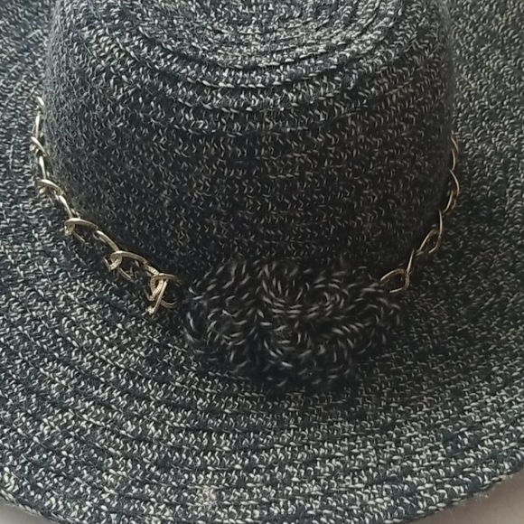 Chic fall medium brim hat - Picture 2 of 4